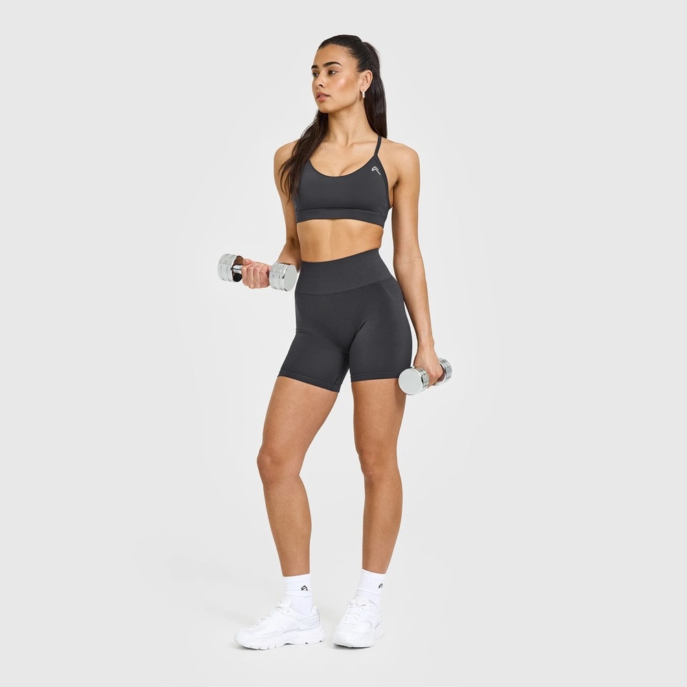 ONER ACTIVE EFFORTLESS SEAMLESS SHORTS. COAL SIZE M